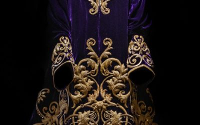 La túnica bordada por Librero para el Señor en la exposición de estrenos del Mercantil