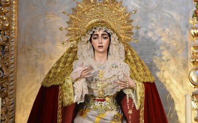 Nuestra Señora de la Salud regresa a su altar tras el besamano