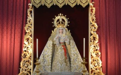 Nuestros titulares, vestidos para los cultos solemnes en honor a Nuestra Señora de la Salud de este mes de octubre